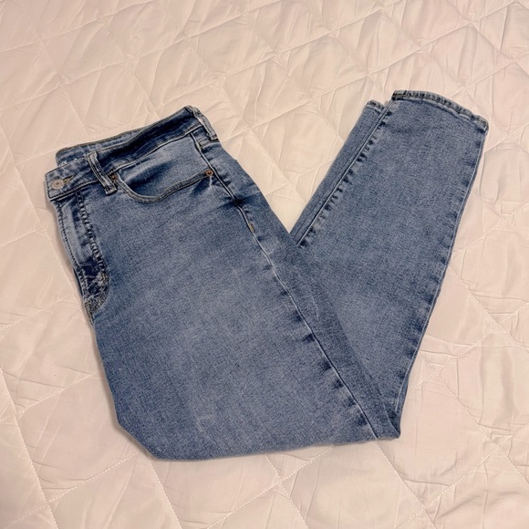 Old Navy Extra Stretch High-Rise O.G. Straight Secret Smooth Pockets Jeans 8 - Picture 3 of 5